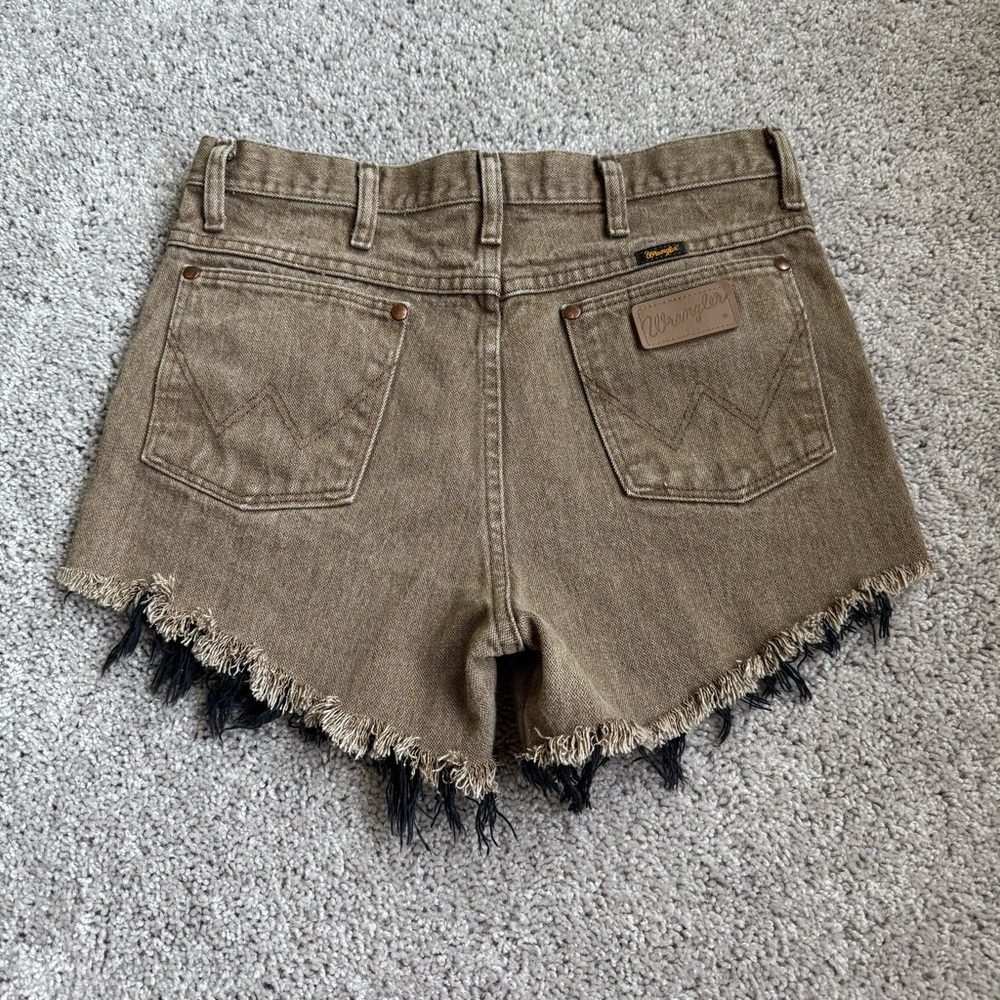 Vintage Vibes Wrangler Brown Denim Shorts sz 32”